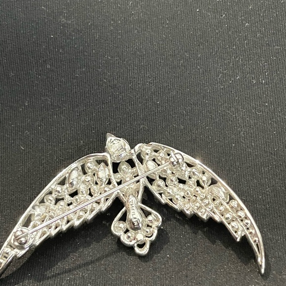 Bird In Flight Brooch - Picture 5 of 6
